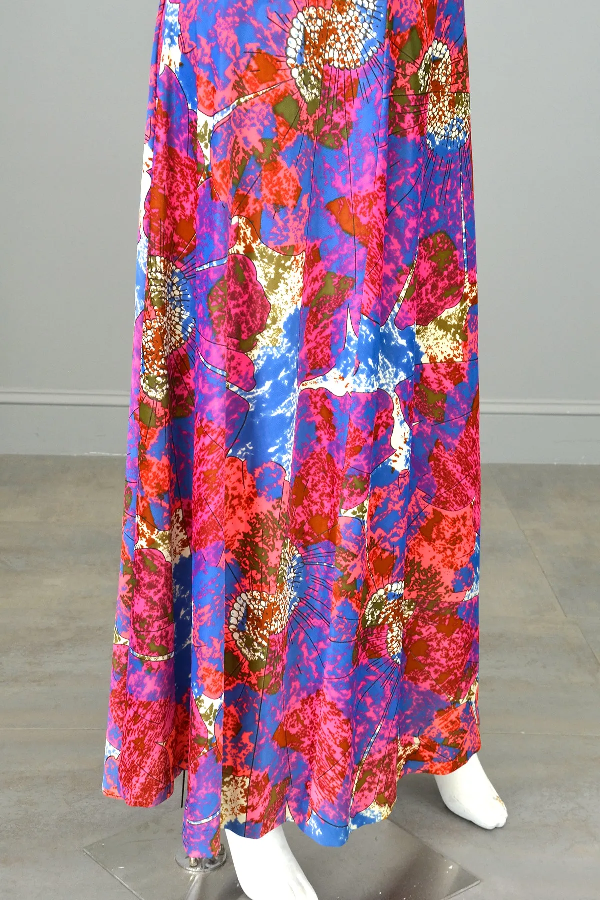 1970s Vibrant Fuchsia Pink Purple Atomic Print Jersey Maxi Dress