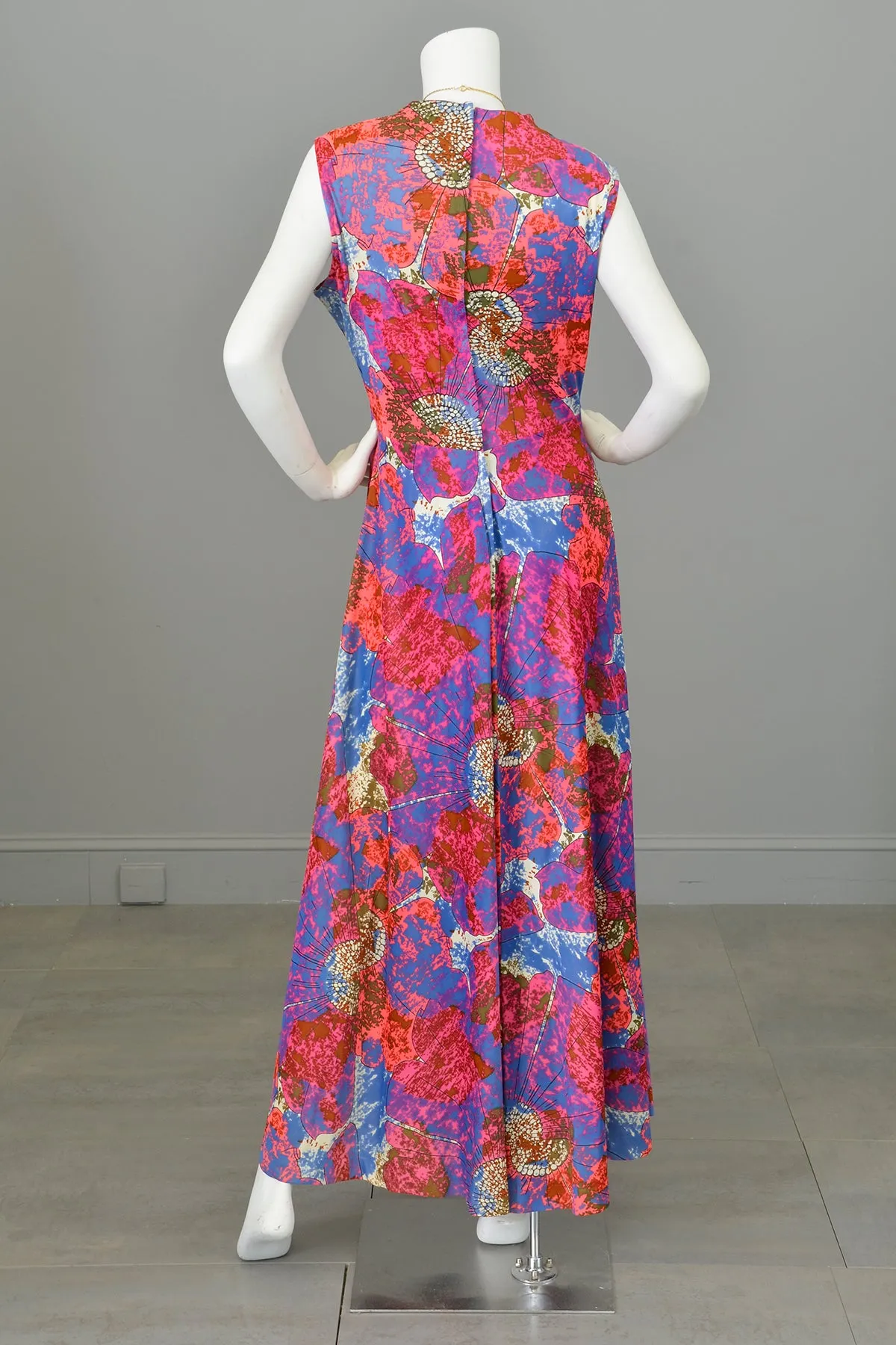 1970s Vibrant Fuchsia Pink Purple Atomic Print Jersey Maxi Dress