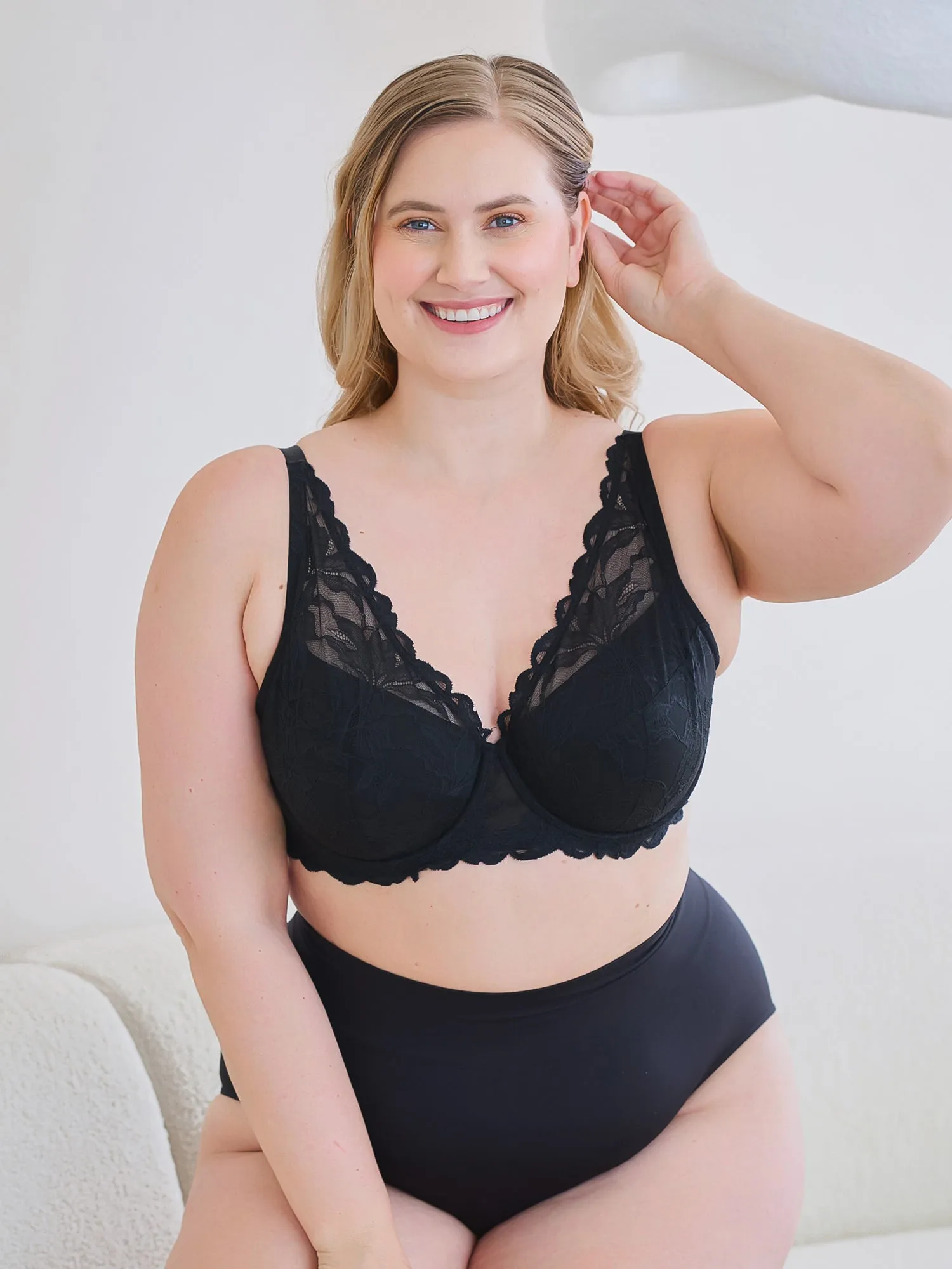 The Willow - Lace Plunge Underwire Bra